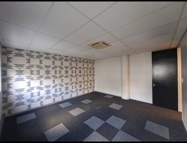 266M² OFFICE TO LET IN HYDE PARK